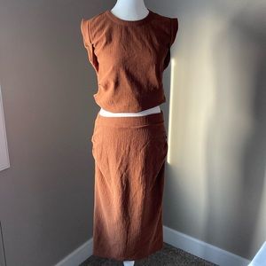 Eliane Rise, size medium, coordinated top and skirt.